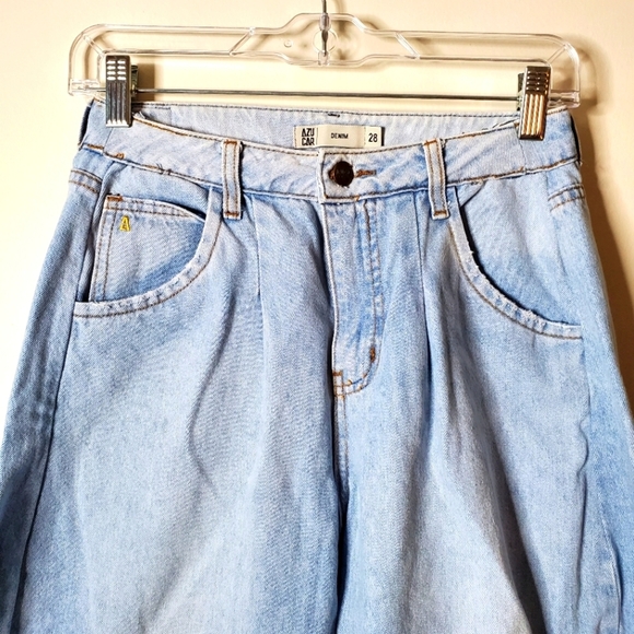 Azucar Light Wash Pleat Front Loose Fit Barrel Leg Mom Denim Jeans - Picture 2 of 9